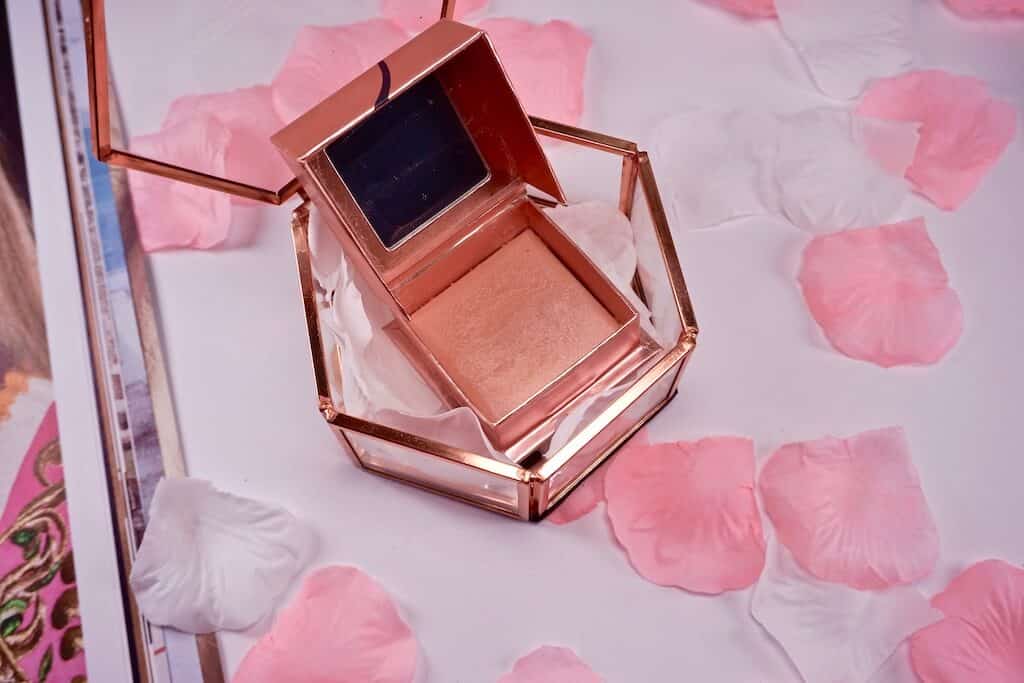 Benefit Dandelion Twinkle Powder Highlighter Review Beautyblog